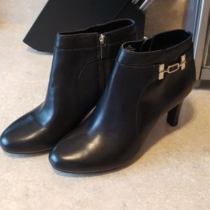 NWOT Bandolino Ankle Boots
